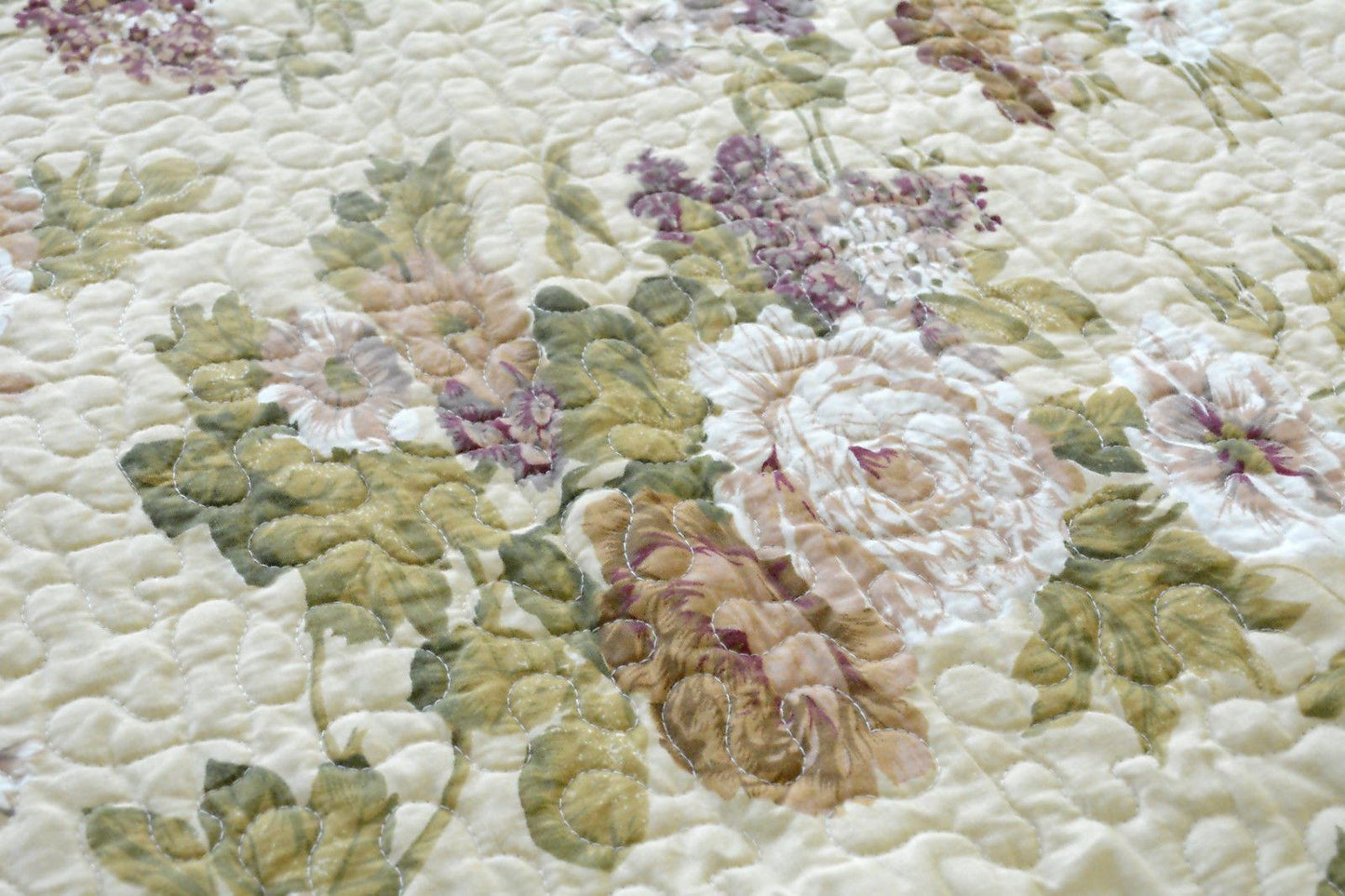 Vintage Cottage Roses Garden Floral Scalloped Patchwork Cotton Quilted Bedspread Set (DXJ103478)